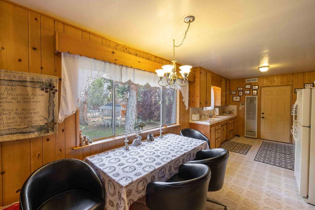 229 E Sherwood 229 E Sherwood