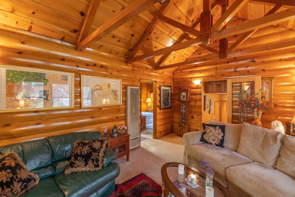 229 E Sherwood 229 E Sherwood