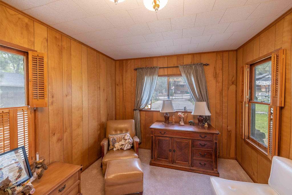 229 E Sherwood 229 E Sherwood